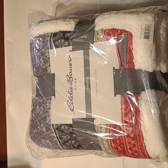Eddie Bauer Throw Sherpa NWT